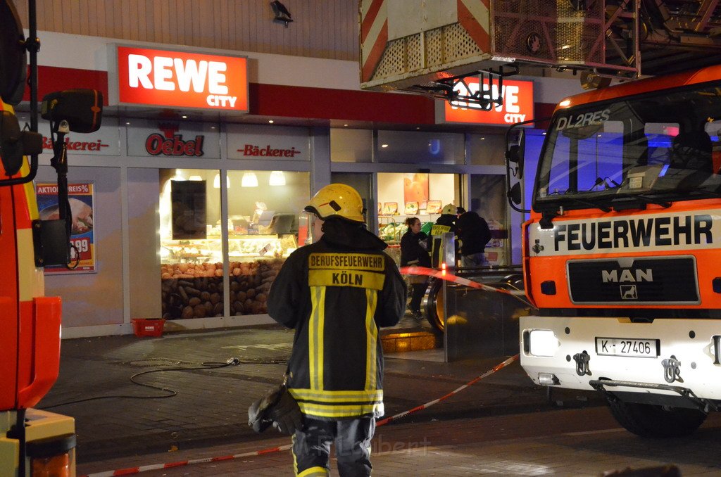 Feuer2Y Koeln Ehrenfeld Venloerstr P192.JPG